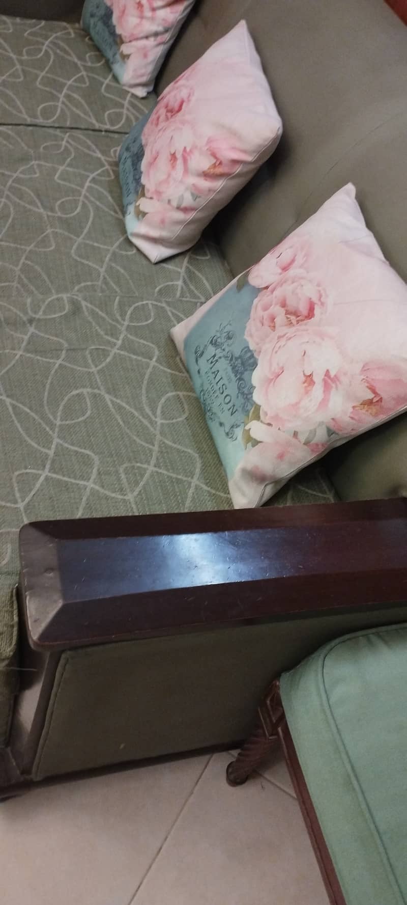 Sofa set pistachio colour 2