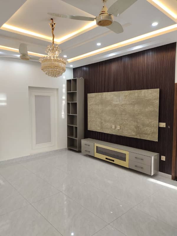 10 MARLA UPPER PORTION AVAILABLE FOR RENT IN IEP TOWN 0