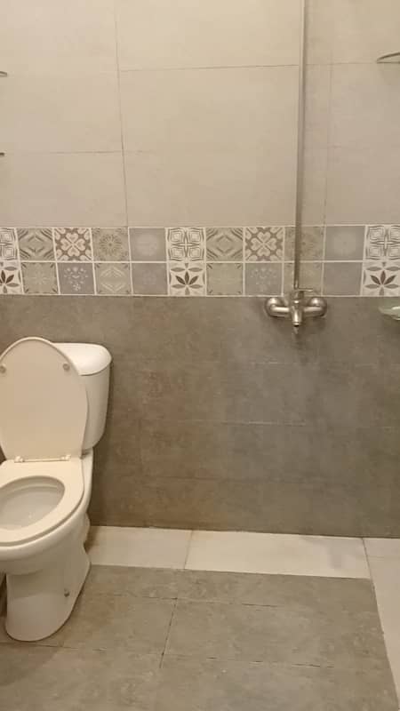Ikanal upper portion saprat entrance for rent in defence chowk 3