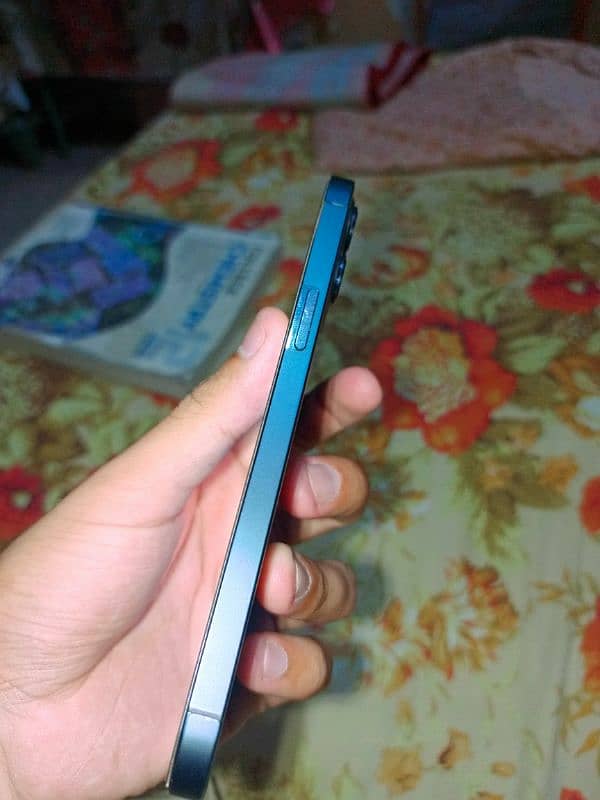 Iphone 12 pro max 3
