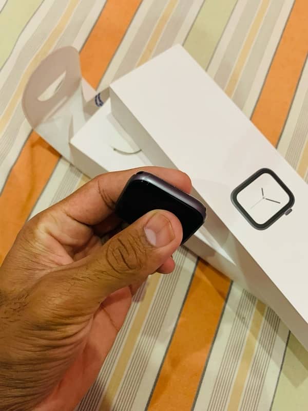 Apple Watch Series 4 44mm full box urgent for sale 3