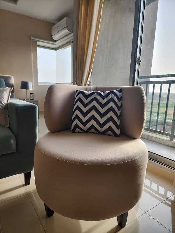 Modern style King Size Bed, Sofa, and Chair 7