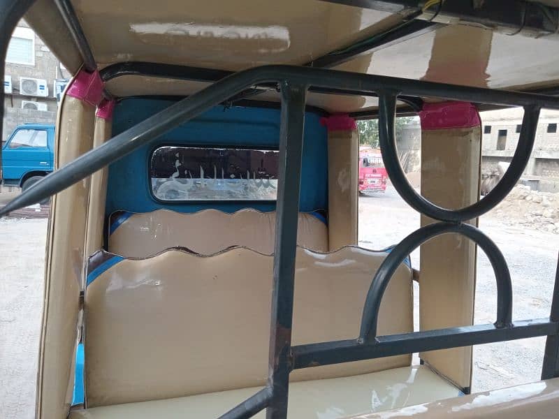 rickshaw 2023 ka 10 month ka model ha all ok ha demand 3 lak 30k 5
