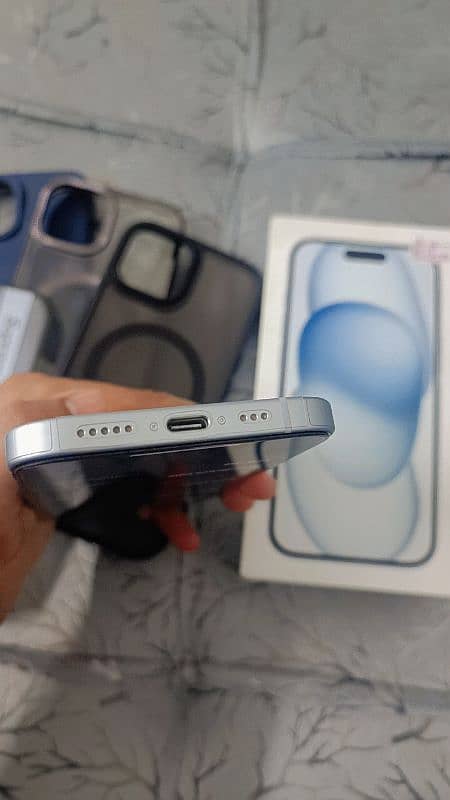 Apple iphone 15 factory unlock 128 gb 100 battery 53 cycle only 4
