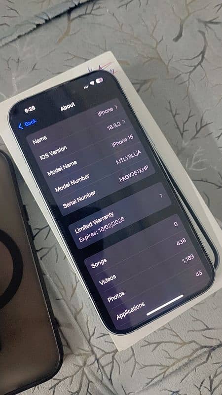 Apple iphone 15 factory unlock 128 gb 100 battery 53 cycle only 6
