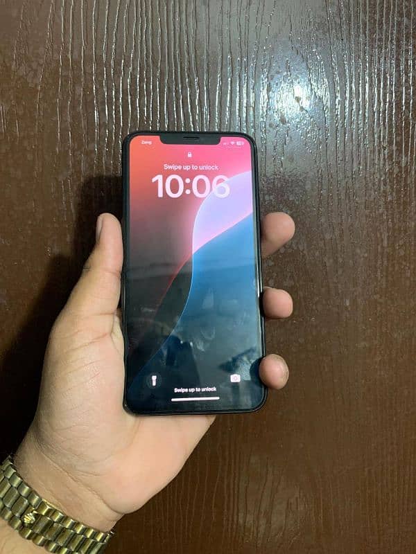 Iphone 11 pro max Dual Pta Approved in very low price 1