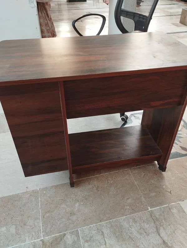 Computer Table & Chair 2