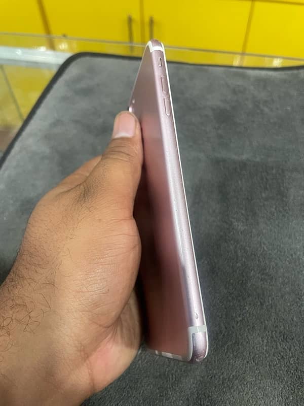iPhone 7plus pta approved 1