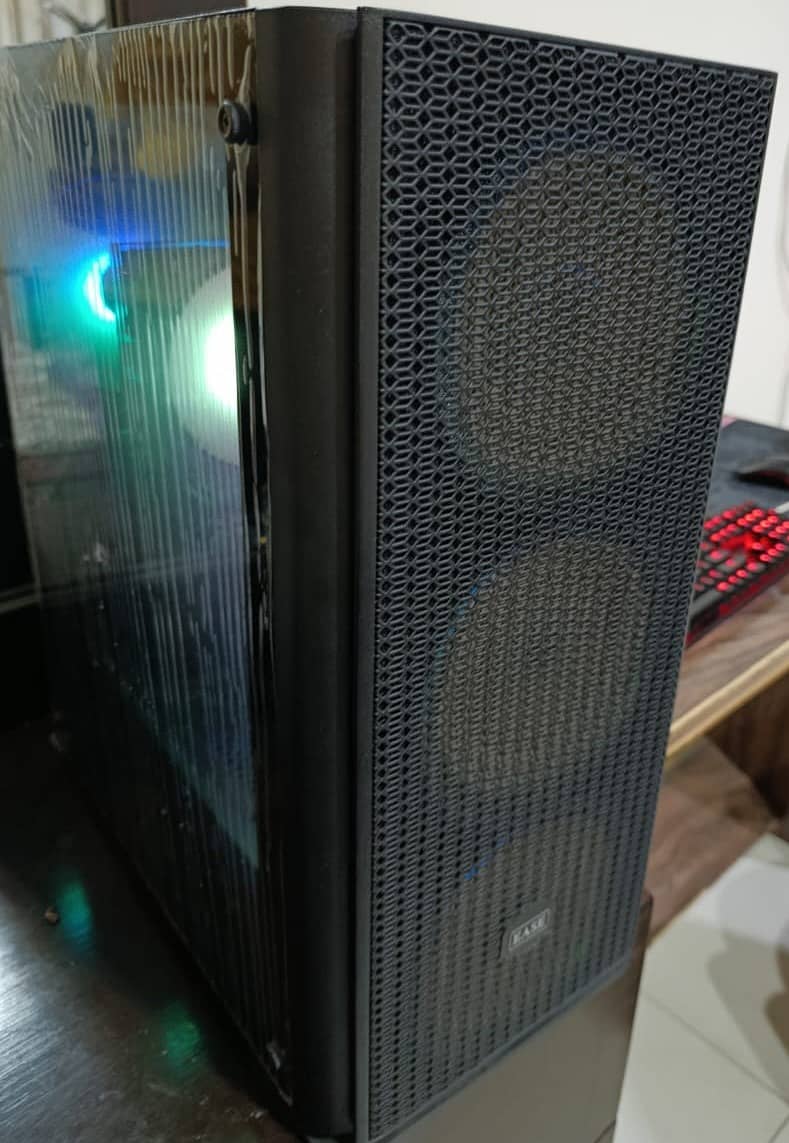(Updated Price) USED RX 6600 | Ryzen 5 5600 Gaming PC with peripherals 7