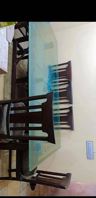 8 seater dining table with all 8 seats - Great condition 3