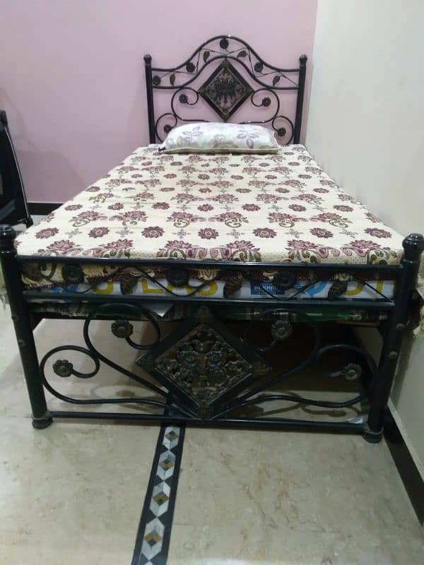 Single bed | With Mattress 1
