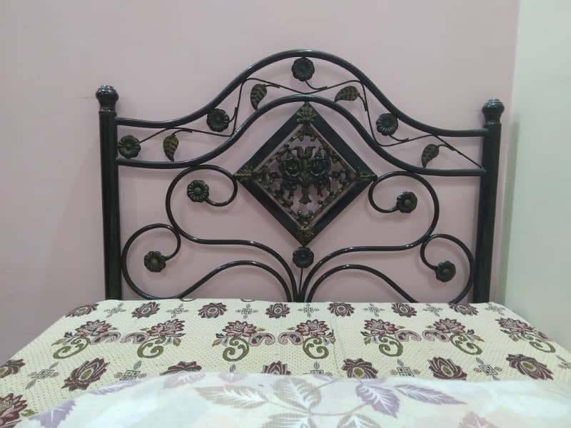 Single bed | With Mattress 2