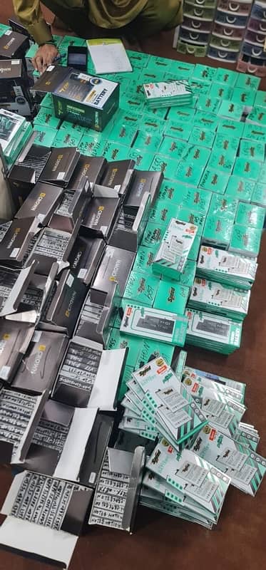 All models ke lcds Batterys available ha 3