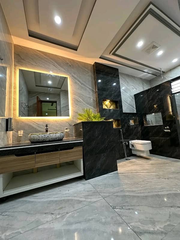 10 Marla Luxury Designer Upper Portion Available For Rent 3