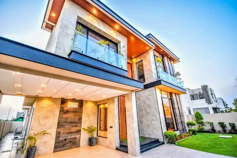 1 Kanal Luxury House Available for Rent 0