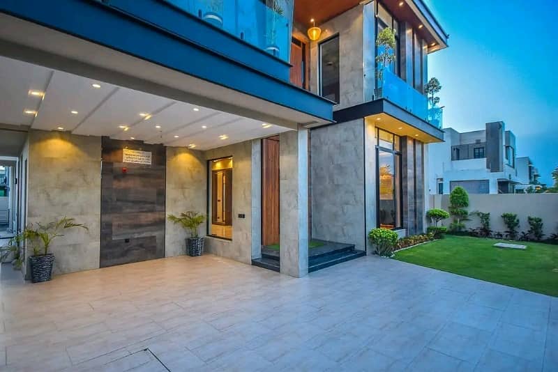 1 Kanal Luxury House Available for Rent 1