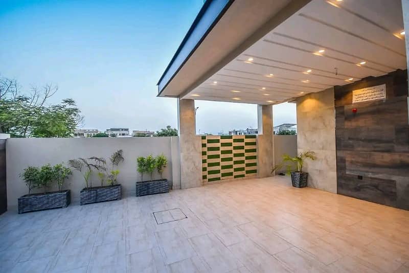 1 Kanal Luxury House Available for Rent 2