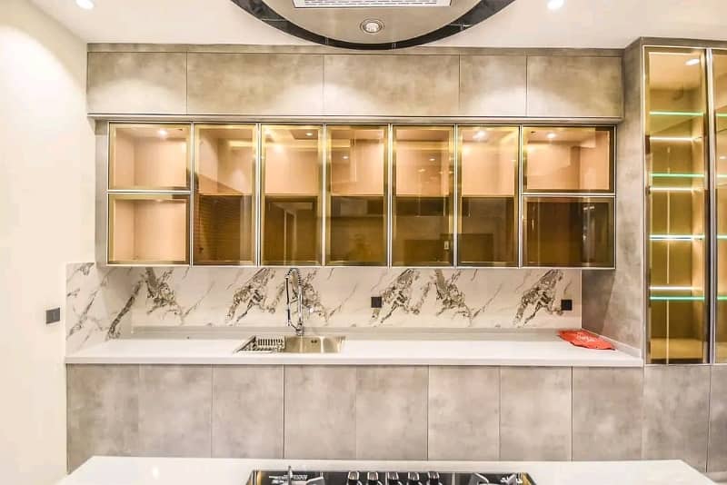 1 Kanal Luxury House Available for Rent 12