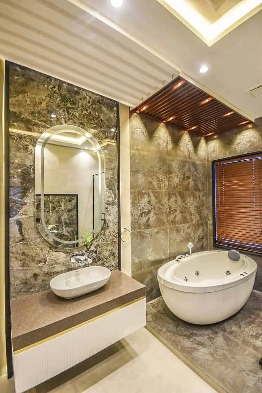 1 Kanal Luxury House Available for Rent 14