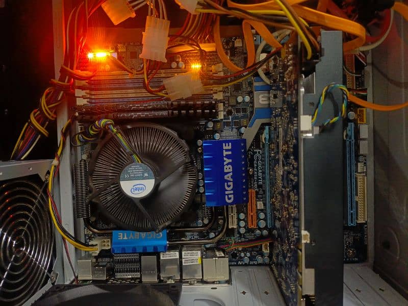 GAMING PC (TOWER) sall /exchange 8