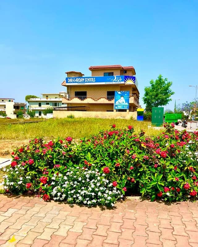 2 BED FLAT FOR SALE IN F-17 ISLAMABAD 10