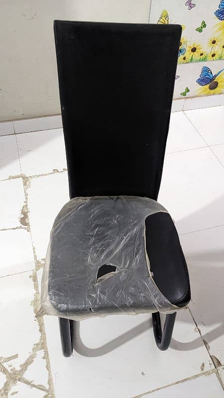 Dinning table and chairs 6x3.5 3