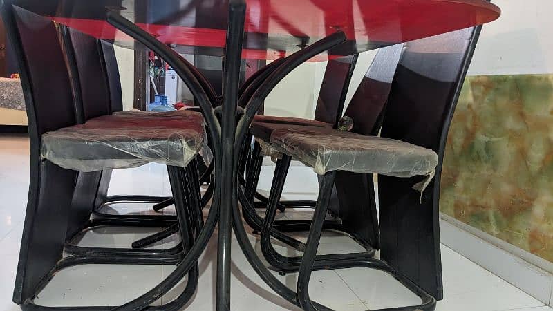 Dinning table and chairs 6x3.5 8