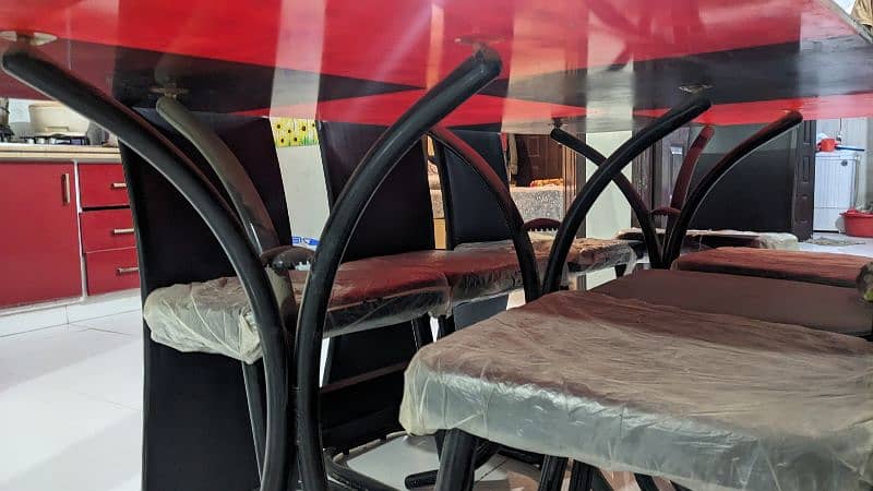 Dinning table and chairs 6x3.5 9