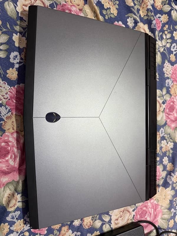 Dell Alienware 17 R4 1