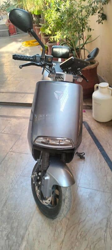 yadea G5 0