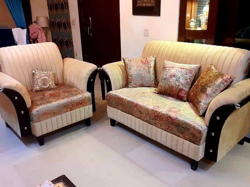 SOFA SET FOR SALE 6