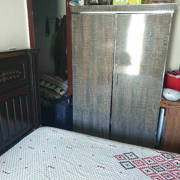 Double Door Wardrobe For Sell 0