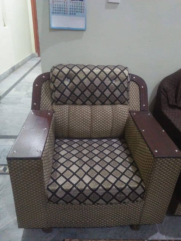 sofa set 6 seater bilkul new for sale 0
