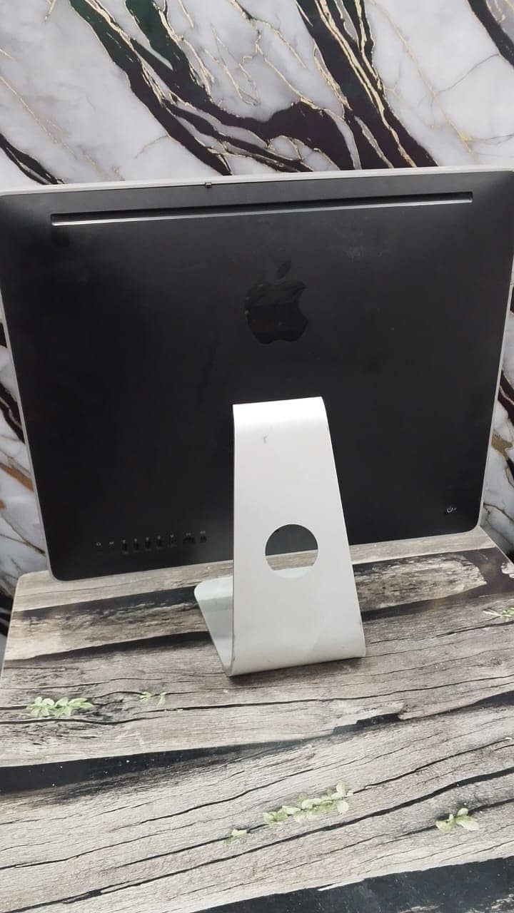 13500 Rs May Apple Imac (All In One) 1