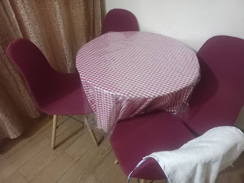 4 seater dinning table for sale 2