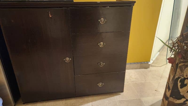 wardrobe and center table 0