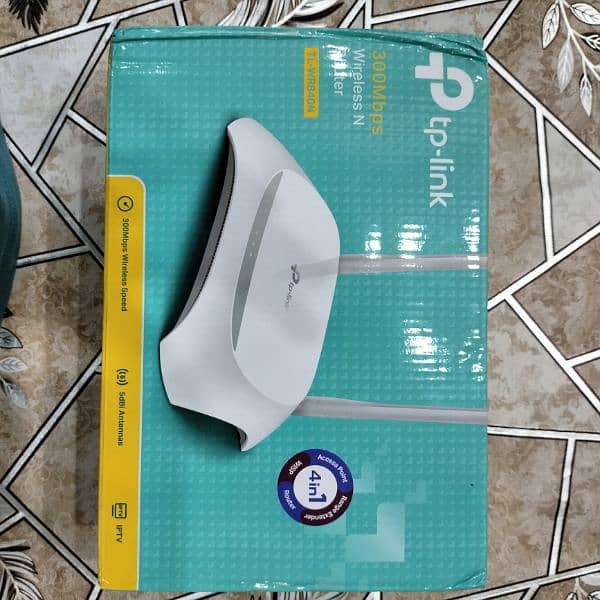 T-P Link 300 Mbps router new 0