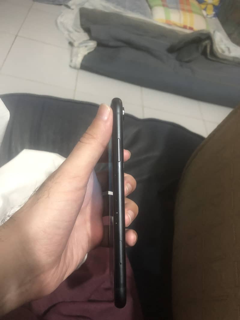 I phone XR 64 gb PTA Approved 2