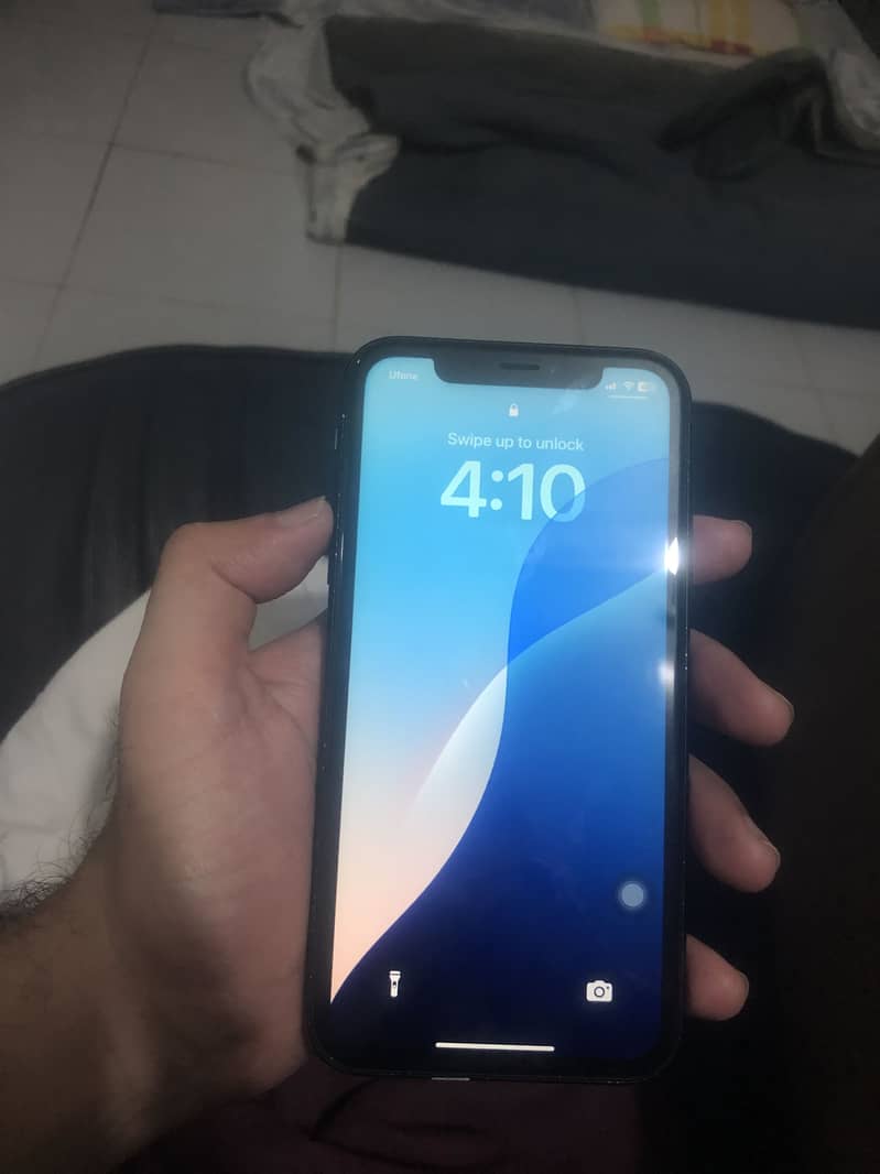 I phone XR 64 gb PTA Approved 4