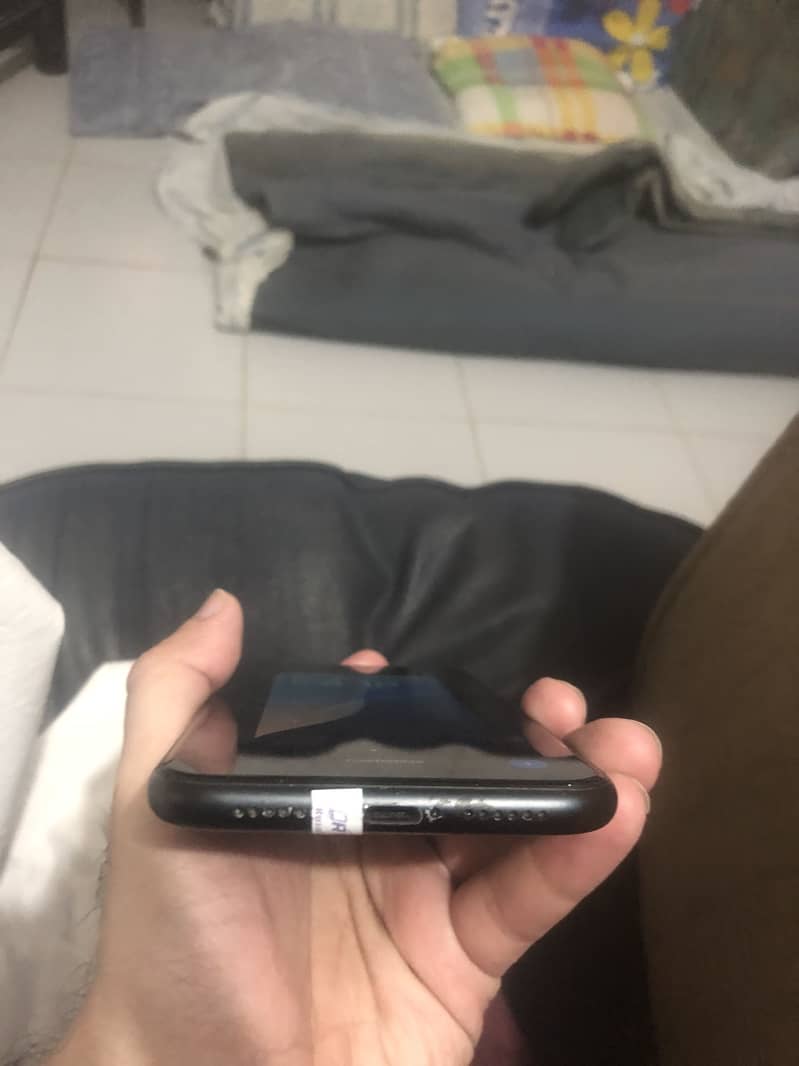 I phone XR 64 gb PTA Approved 6