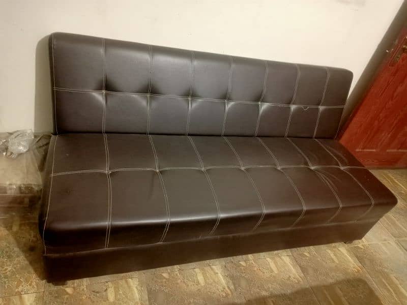 SOFA COMEBED just 7 month home used condition 10/9 jori hai 2 sofe hai 0