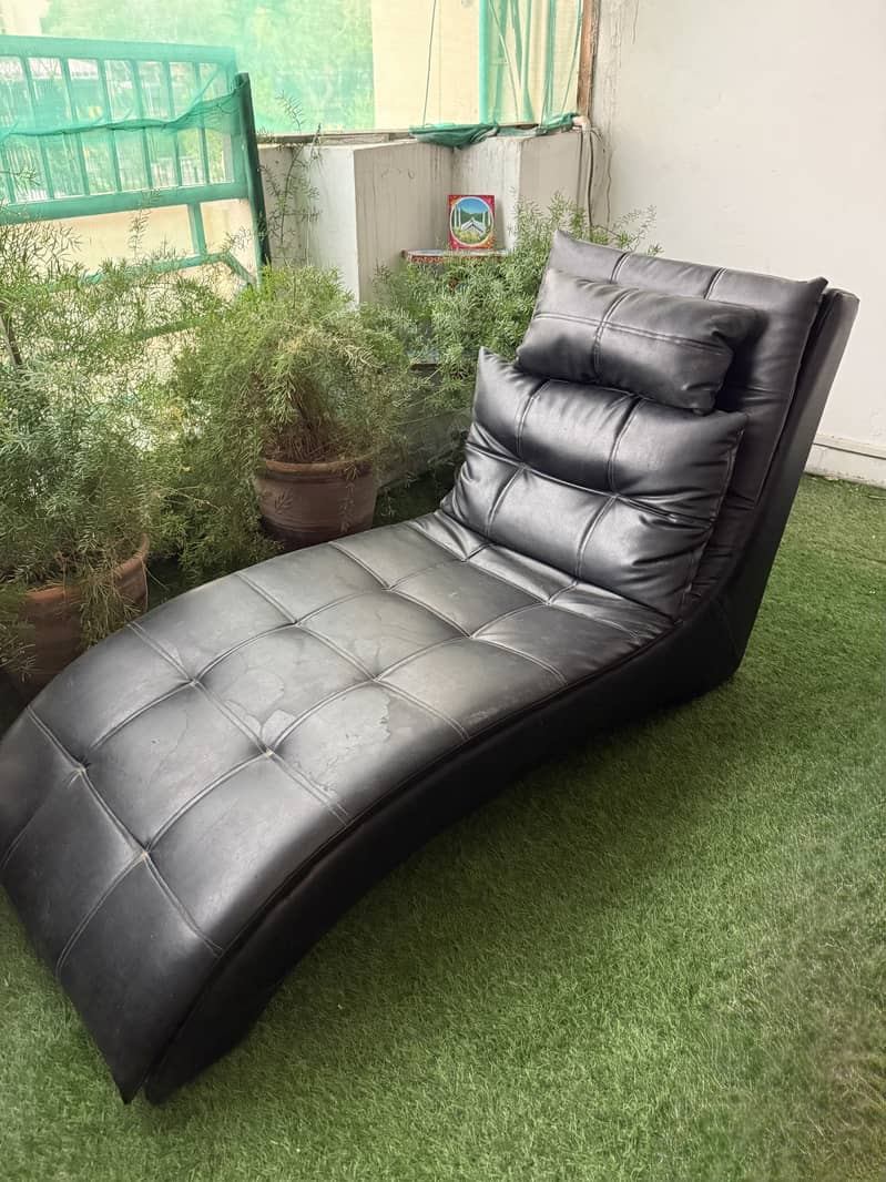 Two single seater and relaxer 1