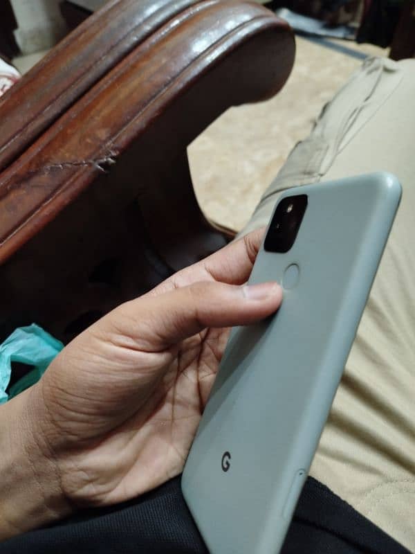 I'm selling my Google Pixel 5 in excellent condition (10 out of 10). 3