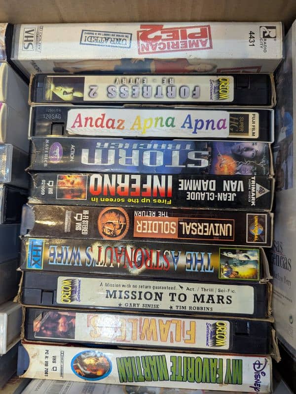 vhs/vcr cassette read the description 3