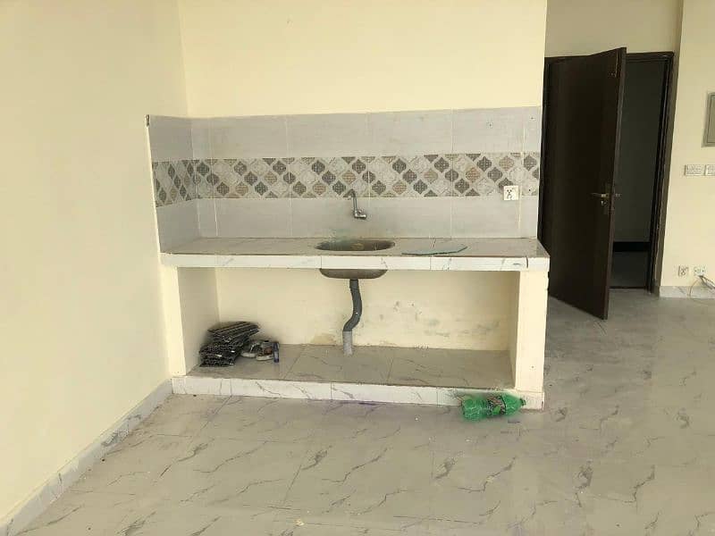 Office Space at – Al Hafeez Executive Tower, Gulberg III 2