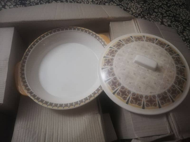 plastic dinner set 4