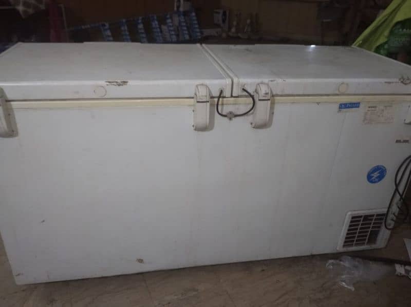 Waves Deep Freezer, two doors, 10, 10 Condition 0