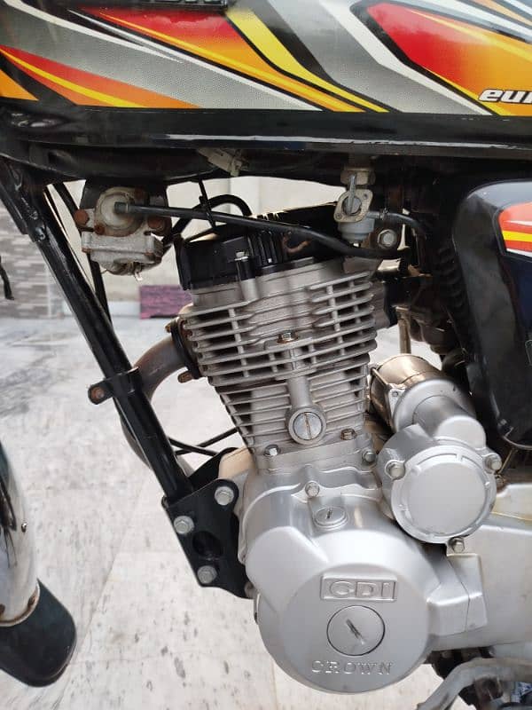 Crown CR 125 Self Start (Copy of Honda CG 125 Self Start) 4