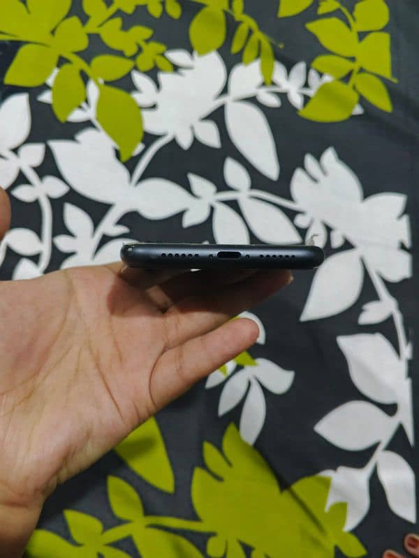 iPHONE 11 | 64 GB | NON PTA 1