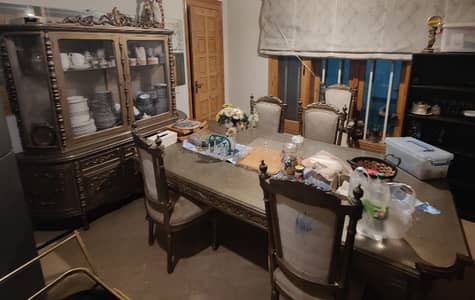 Dining table 8 chairs